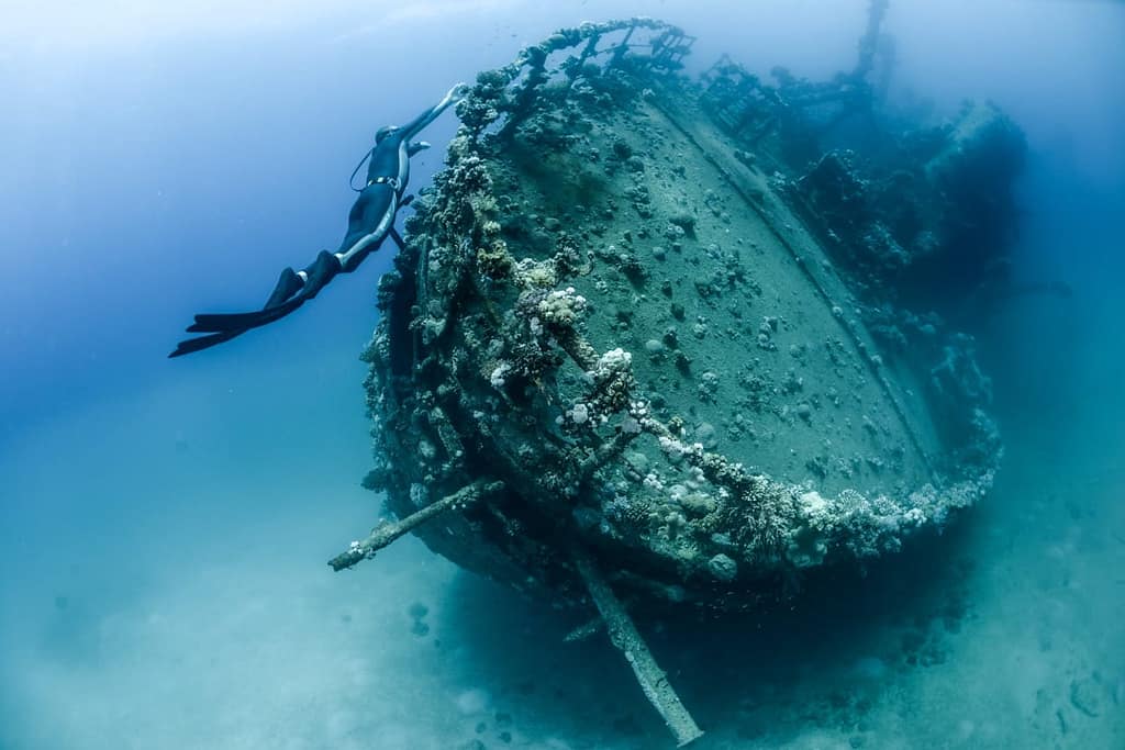 phi-phi-cabana-diving-fun-diving-wreck A sailed ship on the wreck dive area in phi phi island